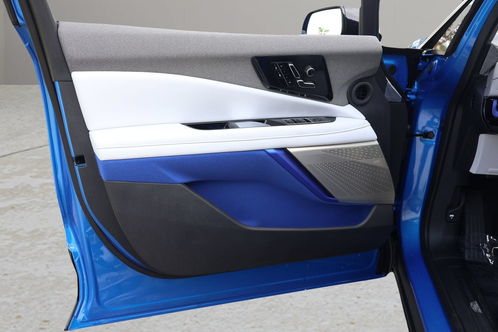 2027 Cadillac OPTIQ Luxury - Photo 9
