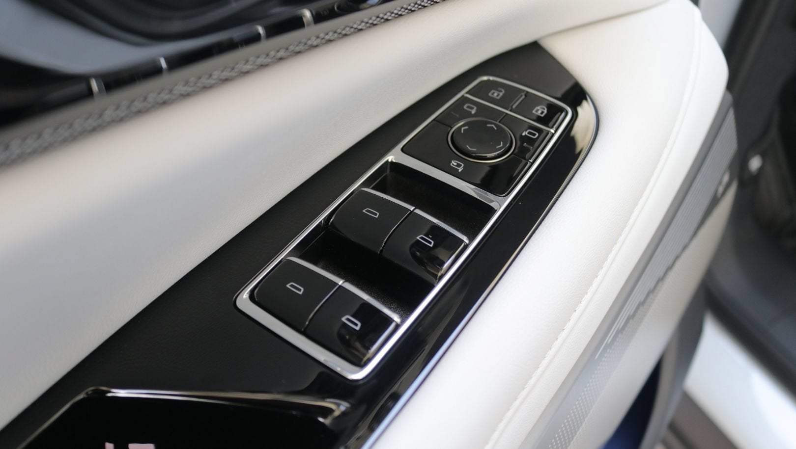 2027 Cadillac OPTIQ Luxury