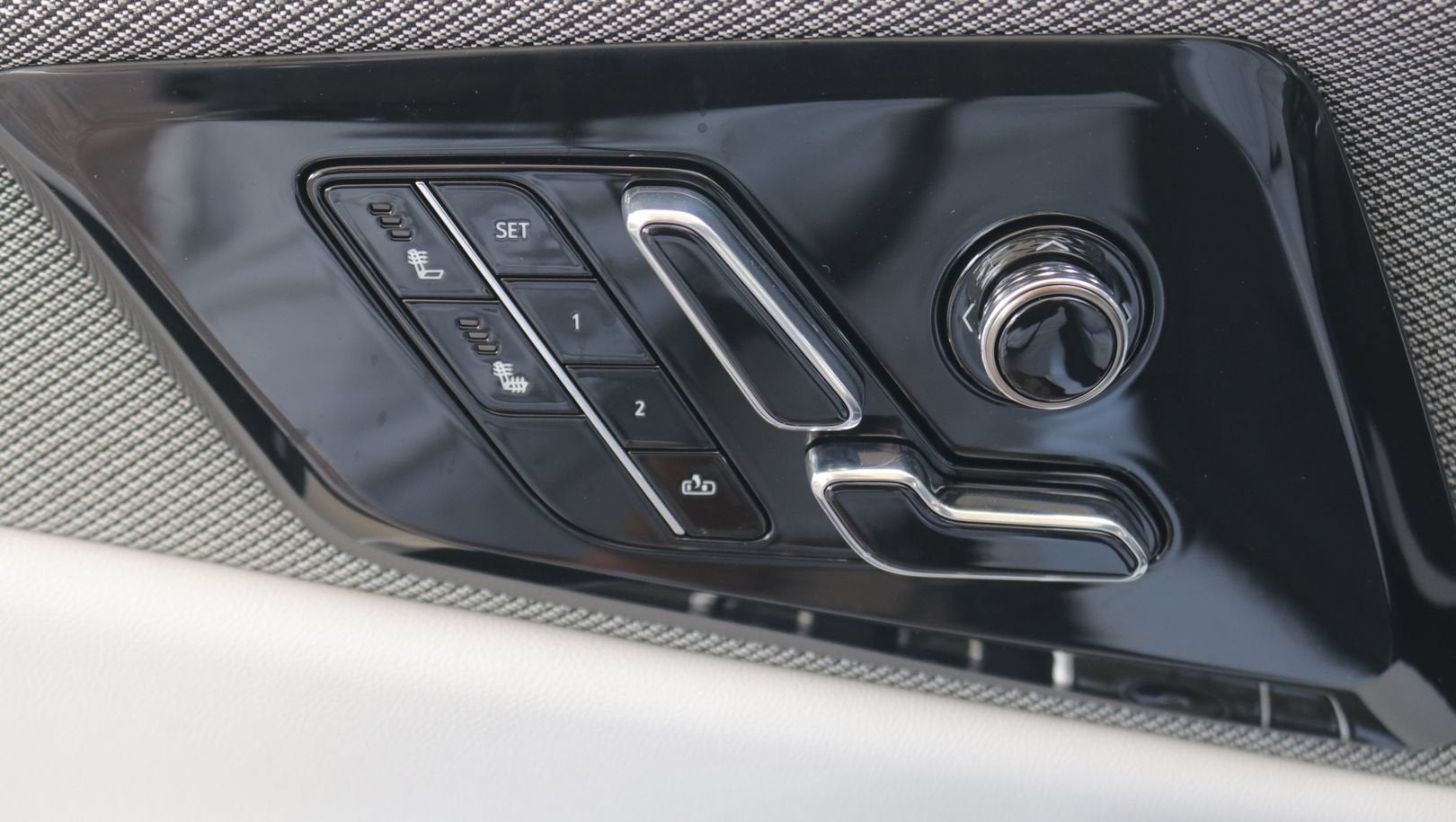2027 Cadillac OPTIQ Luxury