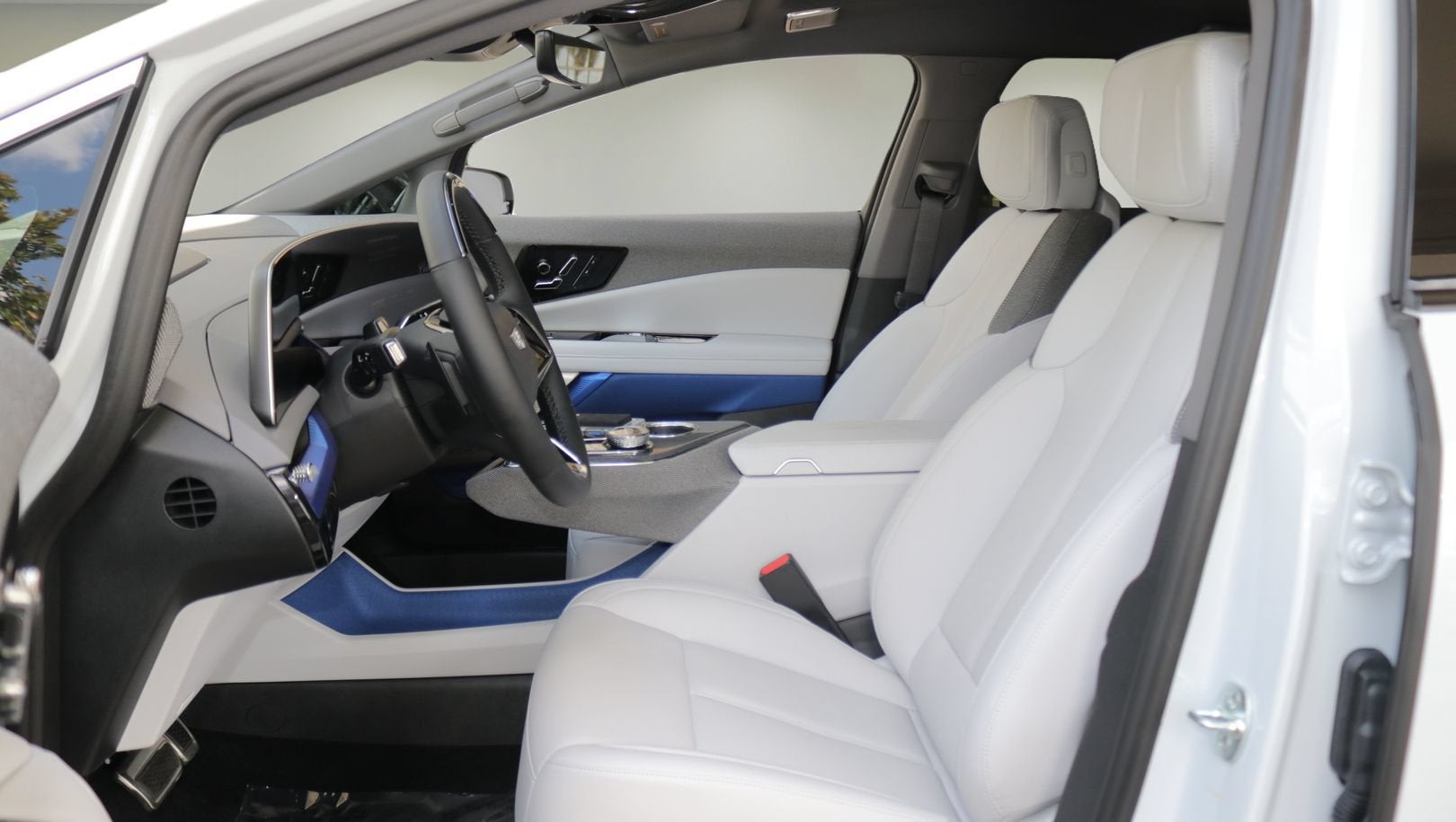 2027 Cadillac OPTIQ Luxury