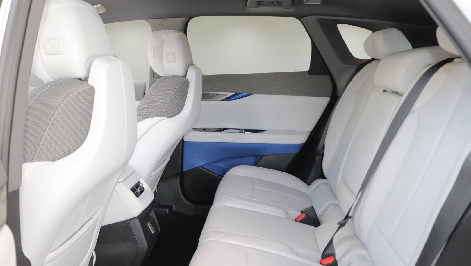 2027 Cadillac OPTIQ Luxury