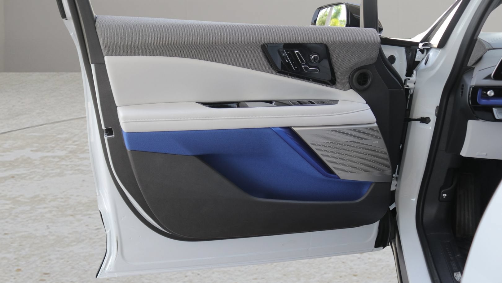 2027 Cadillac OPTIQ Luxury