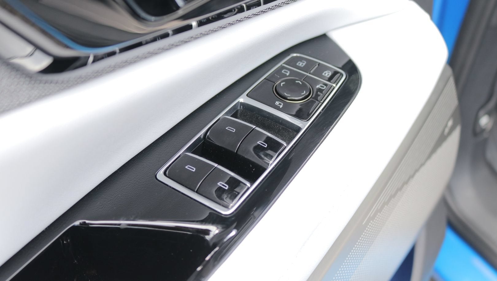 2027 Cadillac OPTIQ Luxury