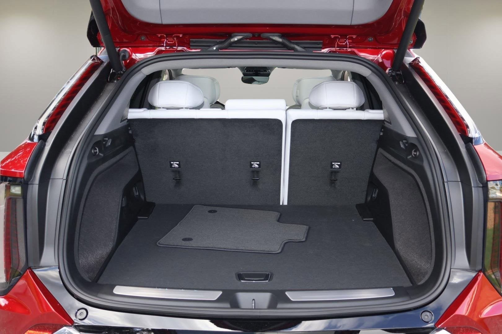 2025 Cadillac OPTIQ Luxury 1