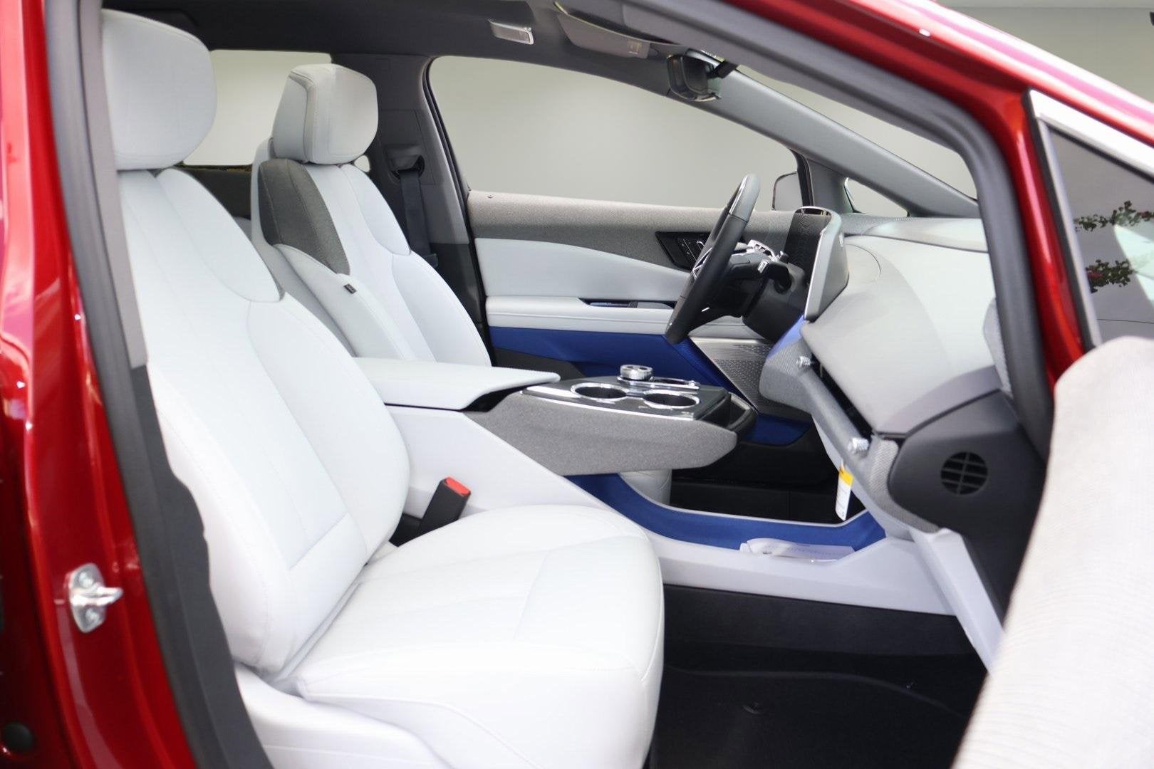 2025 Cadillac OPTIQ Luxury 1