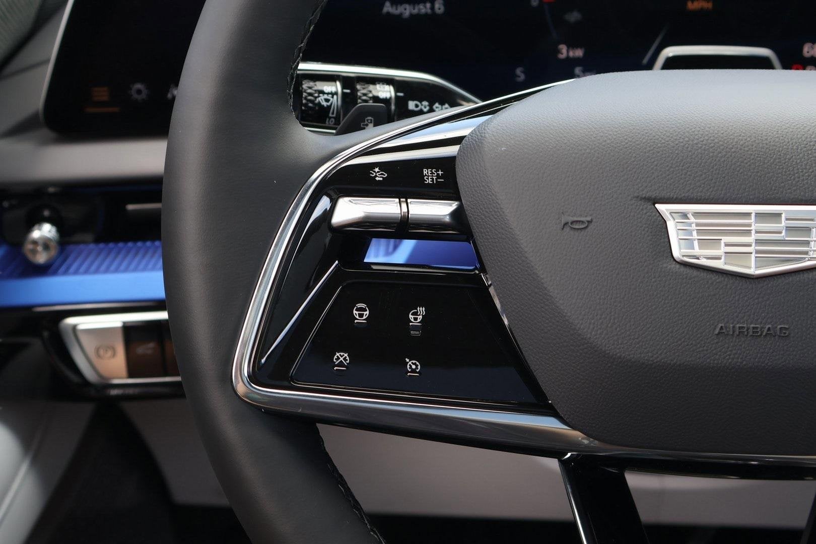 2025 Cadillac OPTIQ Luxury 1