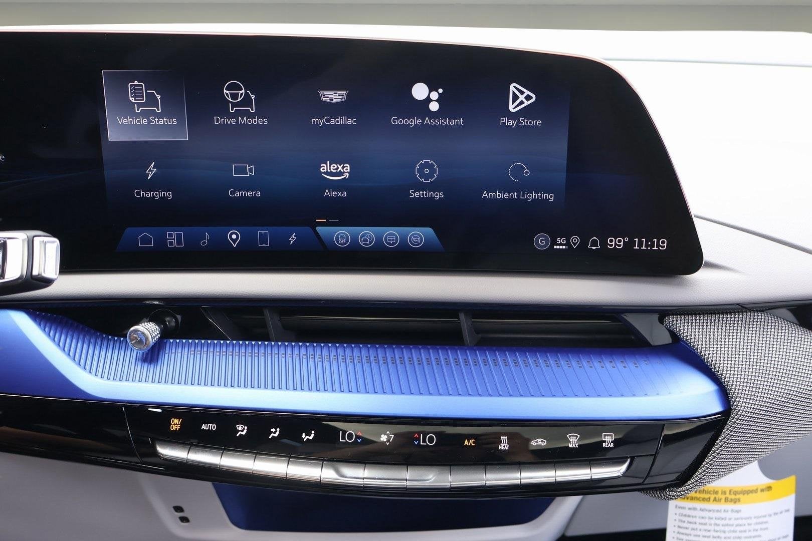 2025 Cadillac OPTIQ Luxury 1