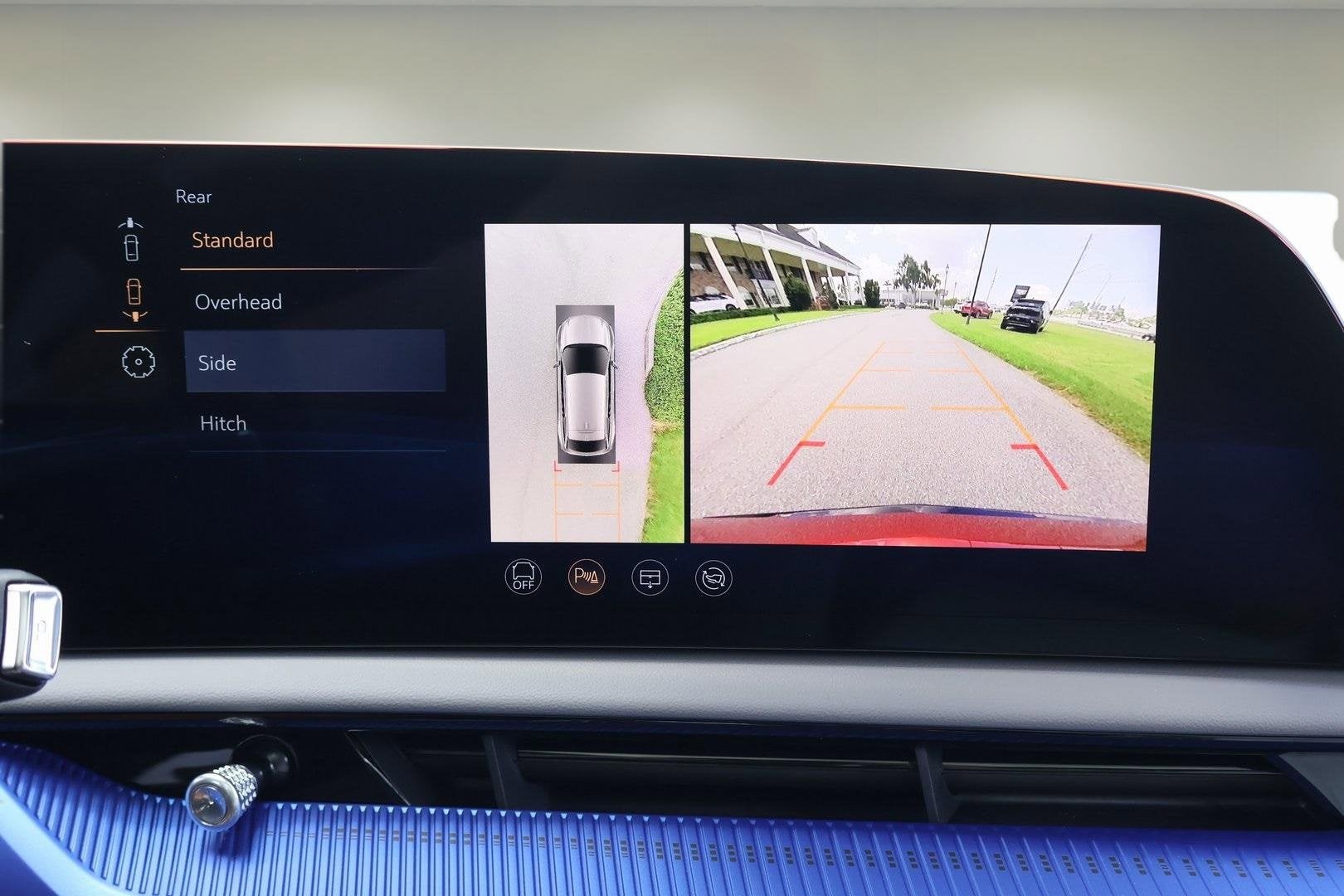 2025 Cadillac OPTIQ Luxury 1