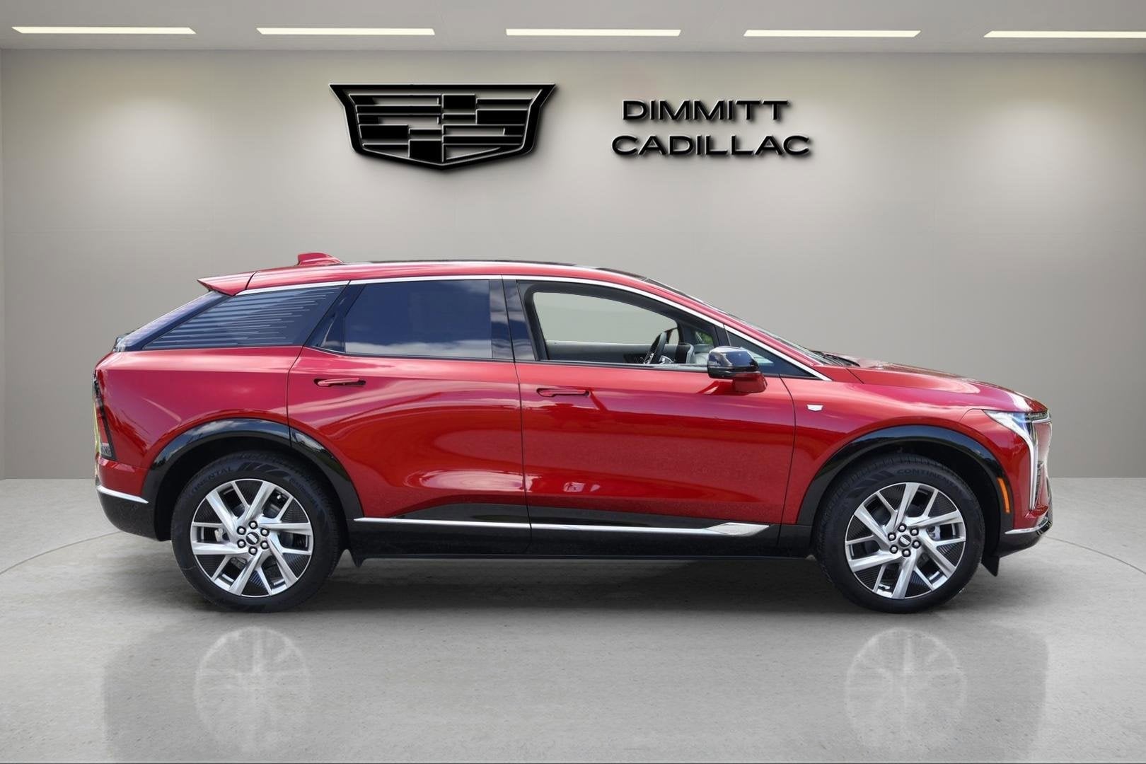 2025 Cadillac OPTIQ Luxury 1