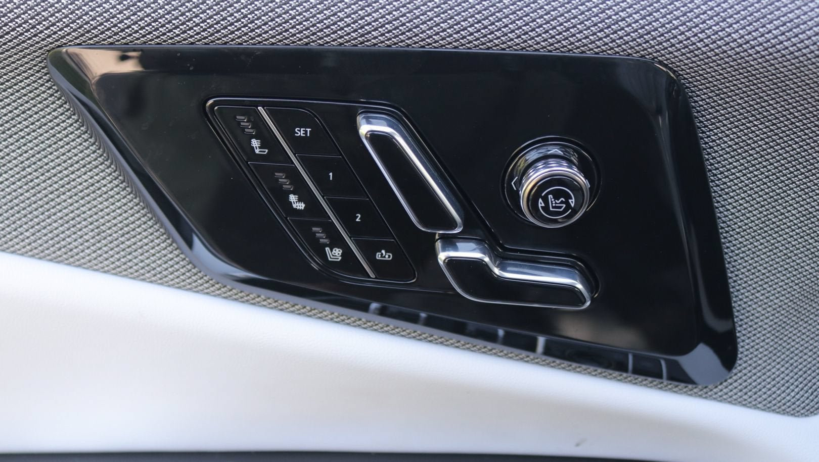 2027 Cadillac OPTIQ Premium Luxury