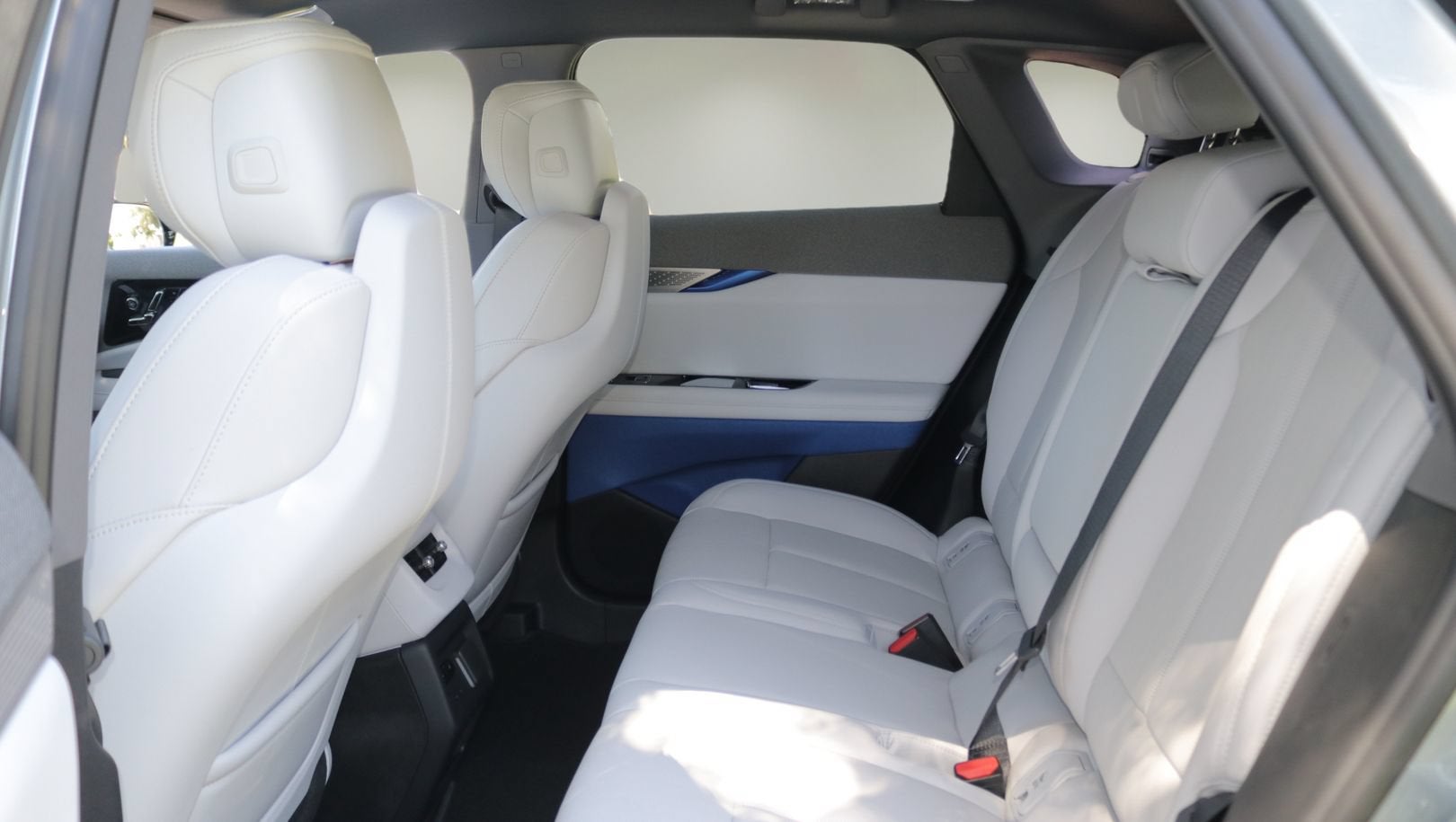 2027 Cadillac OPTIQ Premium Luxury