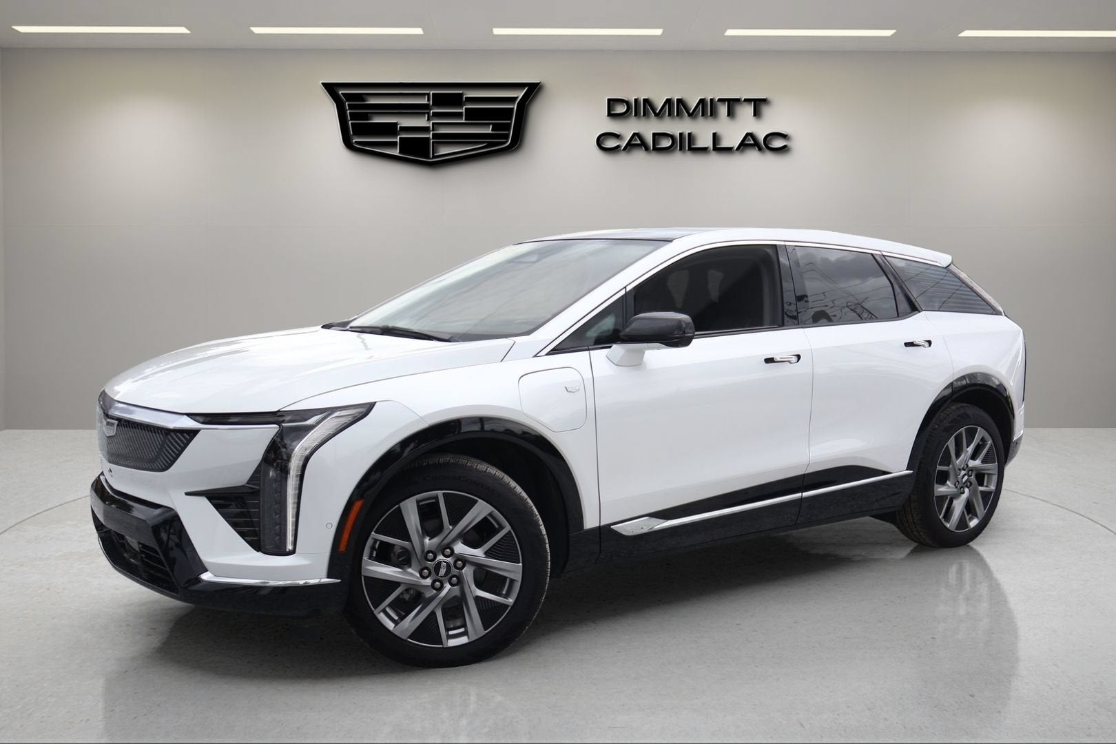 2025 Cadillac OPTIQ Luxury 2