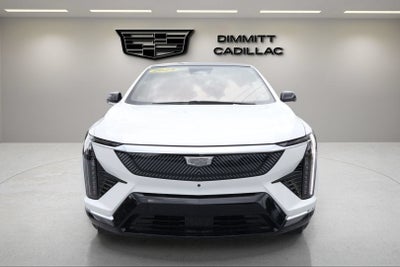 2025 Cadillac OPTIQ Luxury 2