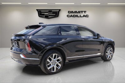 2025 Cadillac OPTIQ Luxury 2