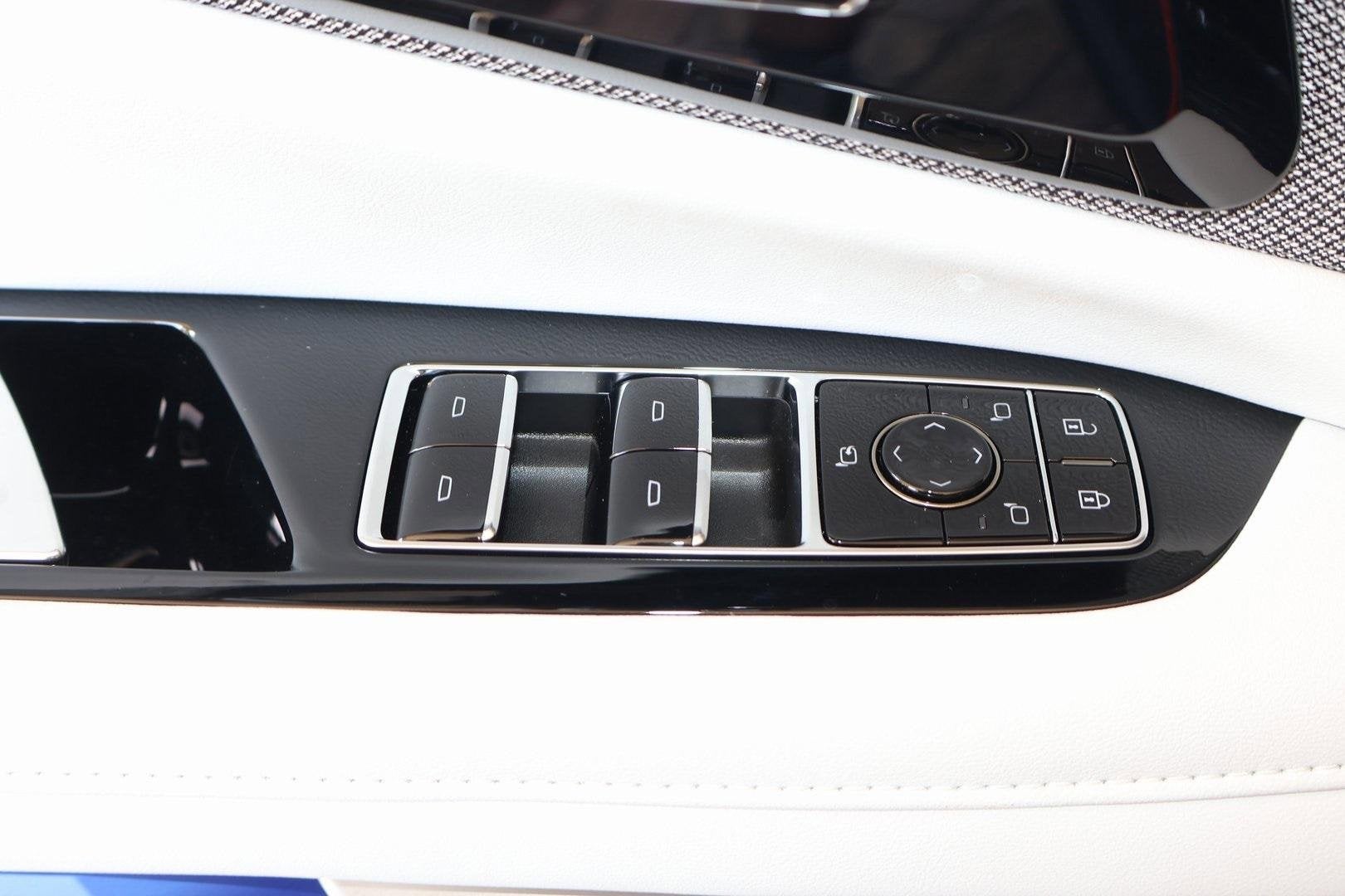 2025 Cadillac OPTIQ Sport 1