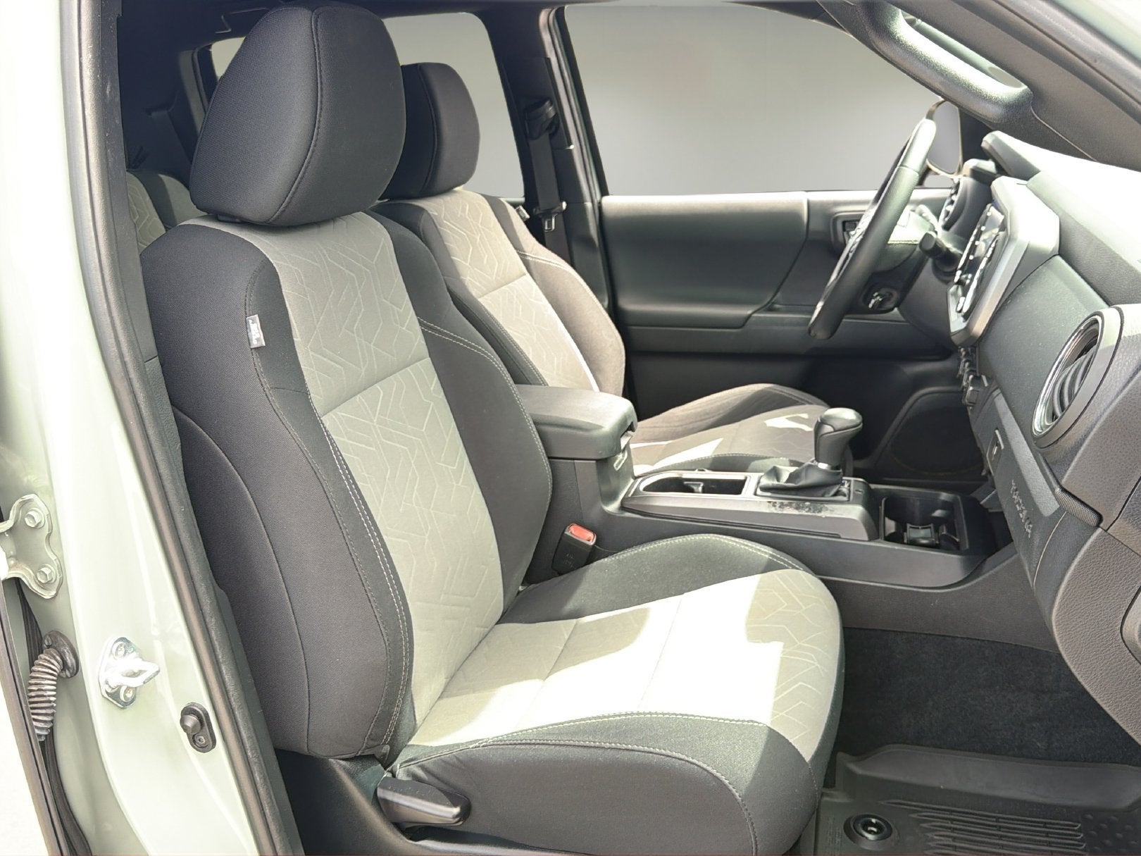 2022 Toyota Tacoma 2WD SR5