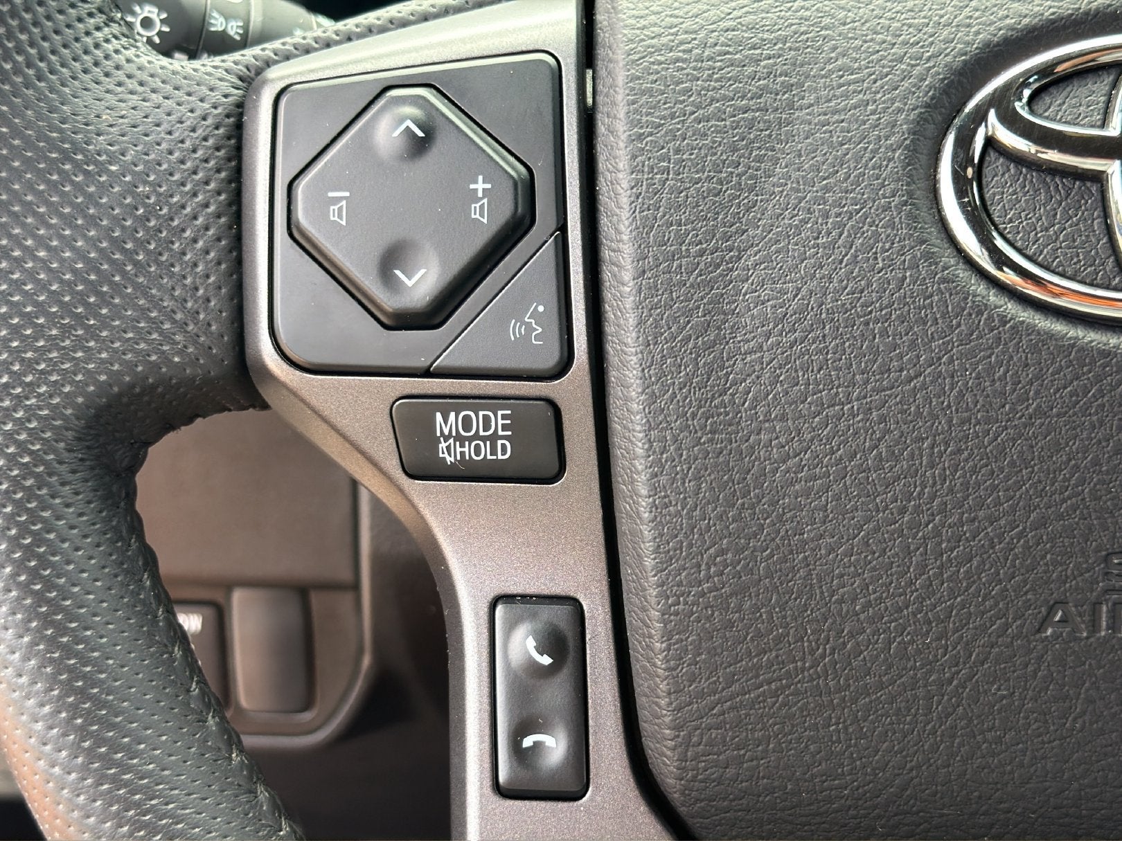 2022 Toyota Tacoma 2WD SR5
