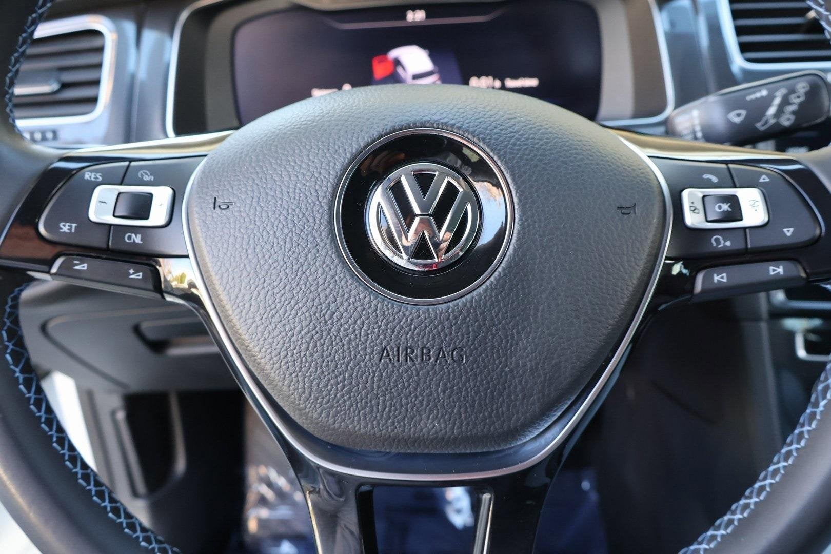 2018 Volkswagen e-Golf SEL Premium