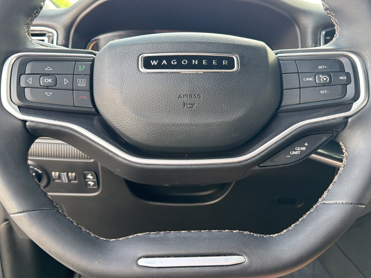2024 Jeep Wagoneer BASE