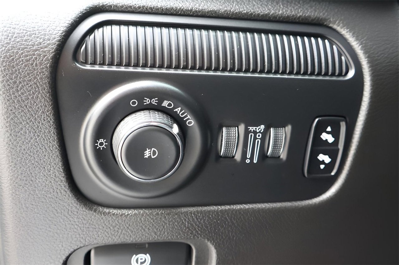 2023 Jeep Grand Wagoneer BASE