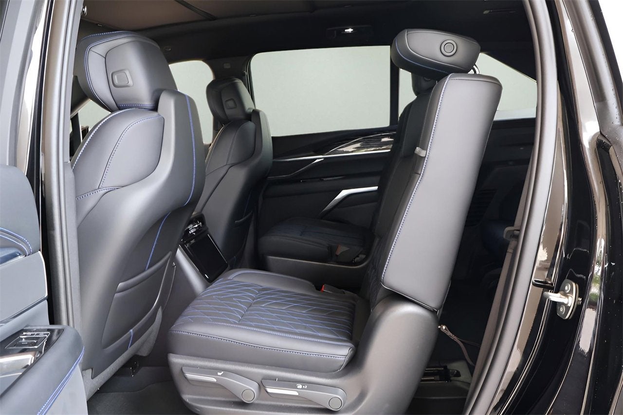 2025 Cadillac ESCALADE IQ Luxury 1