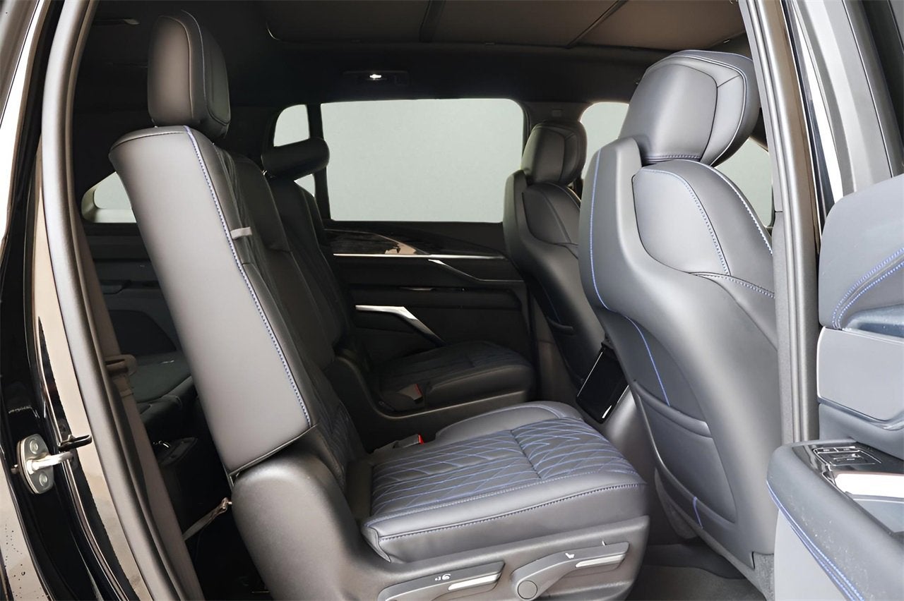 2025 Cadillac ESCALADE IQ Luxury 1