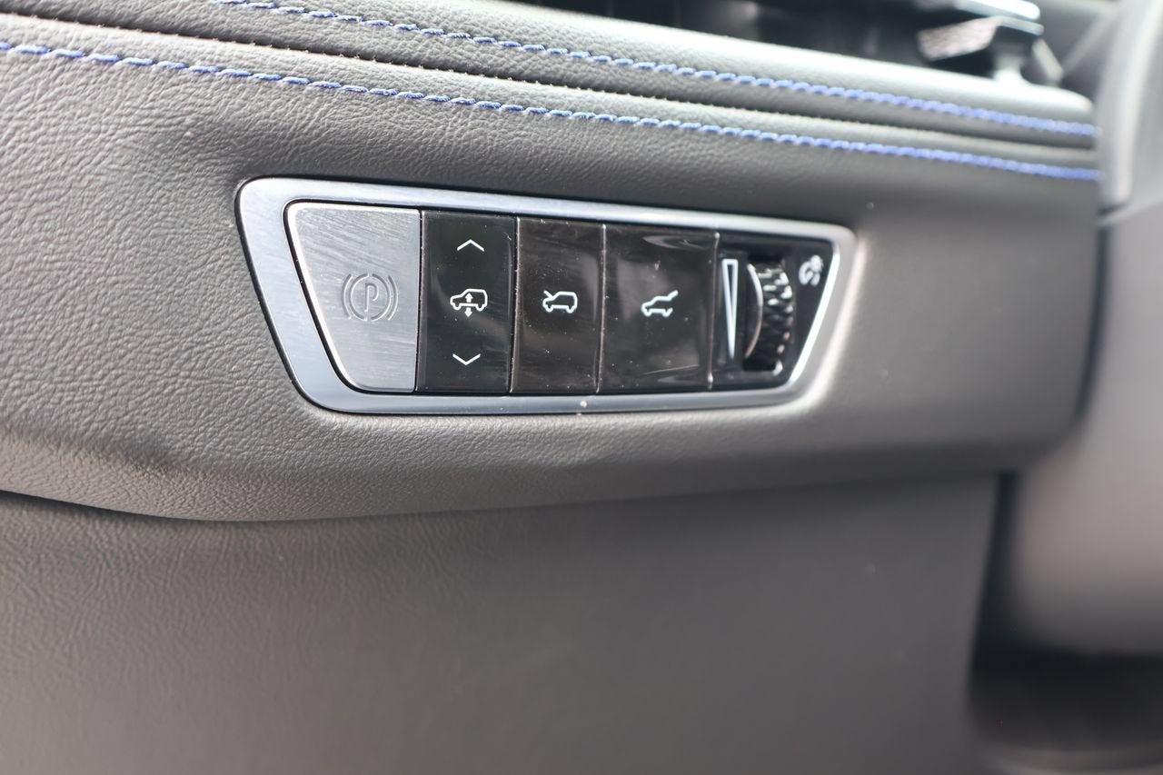2025 Cadillac ESCALADE IQ Sport 1
