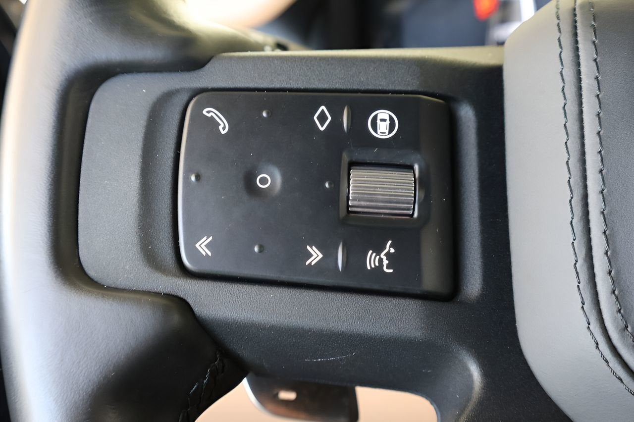 2025 Land Rover Defender V8