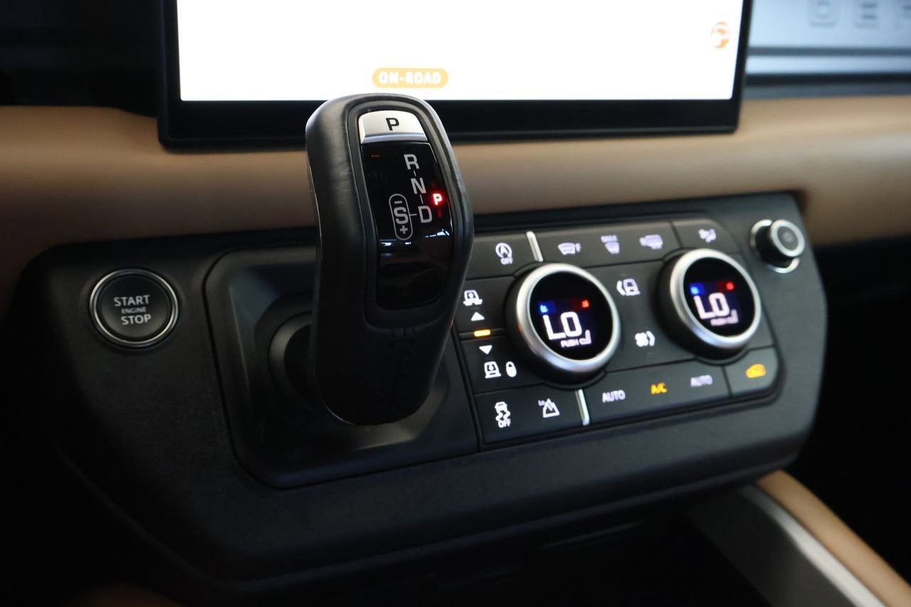 2025 Land Rover Defender V8