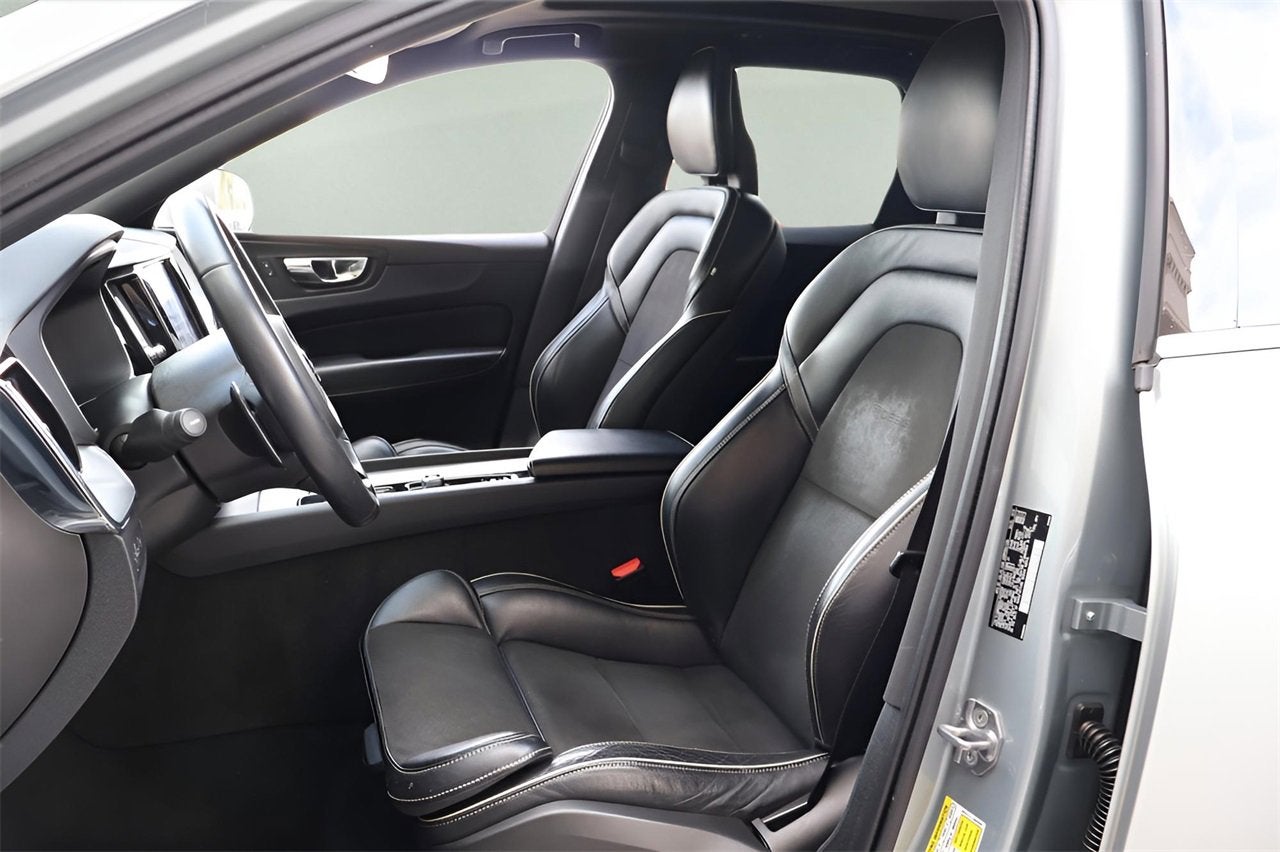 2018 Volvo XC60 R-Design