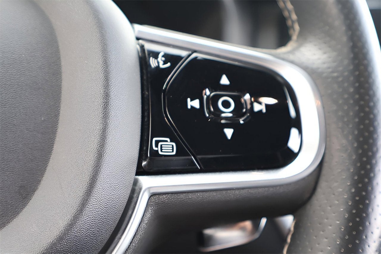 2018 Volvo XC60 R-Design