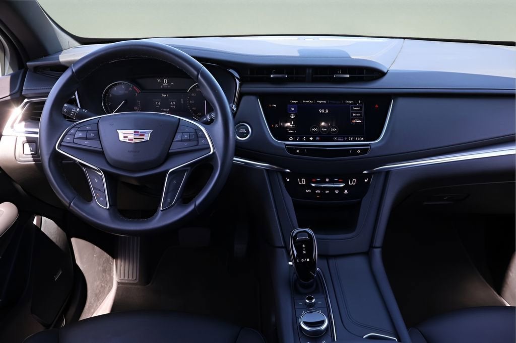 2023 Cadillac XT5 Luxury