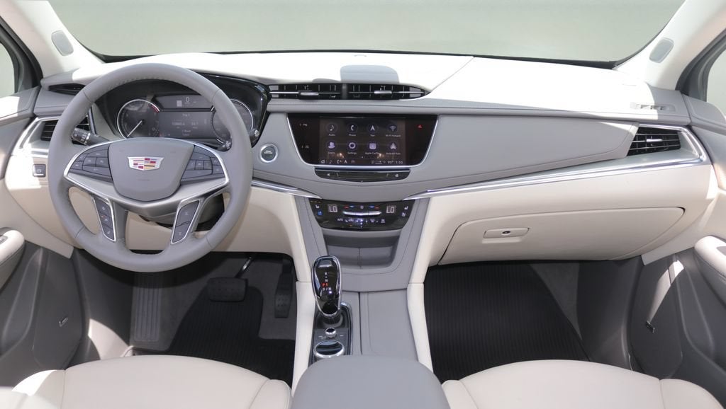 2023 Cadillac XT5 FWD Premium Luxury