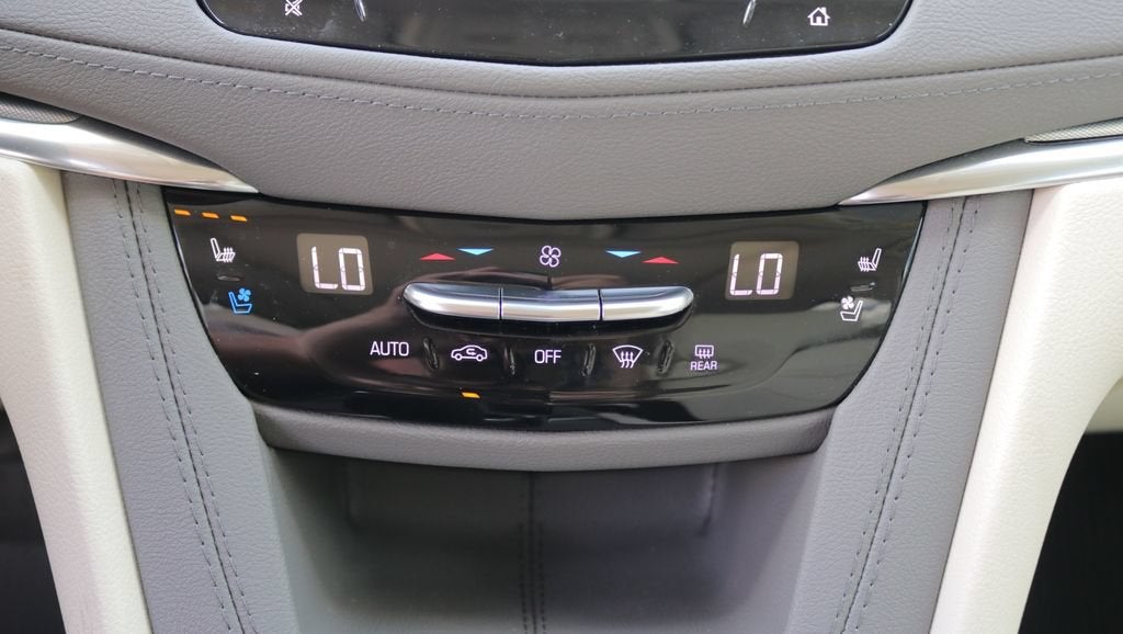2023 Cadillac XT5 FWD Premium Luxury