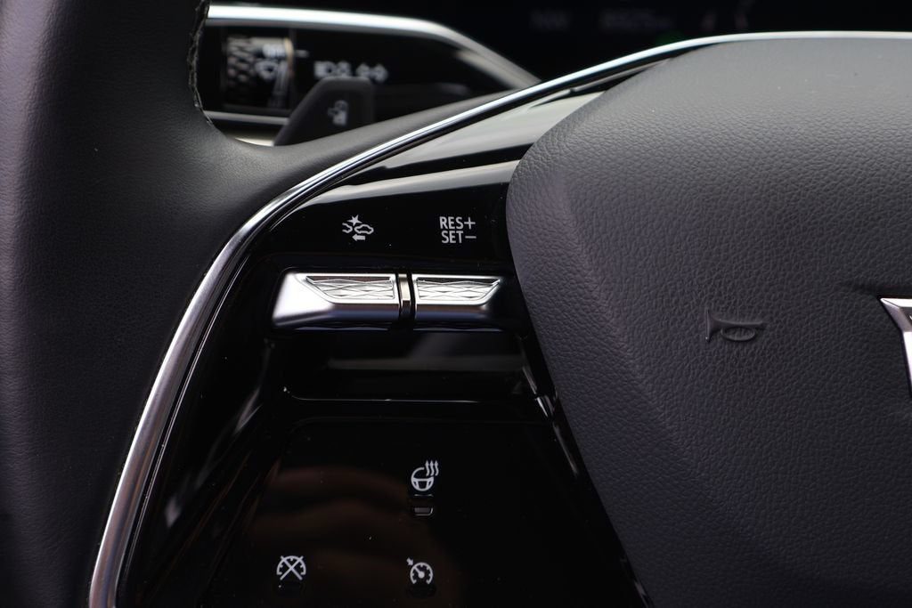 2024 Cadillac LYRIQ Luxury 1