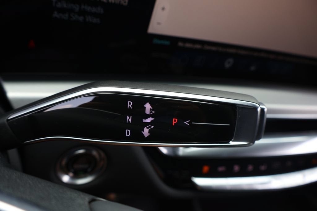 2024 Cadillac LYRIQ Luxury 1