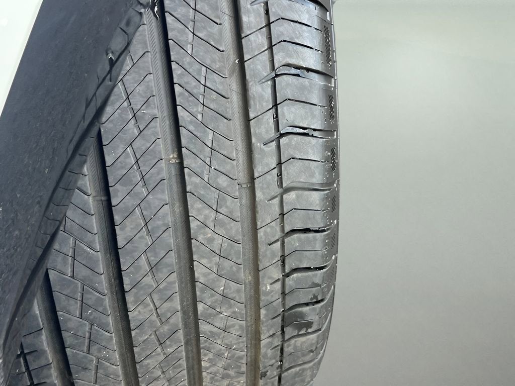 2024 Cadillac LYRIQ Luxury 2