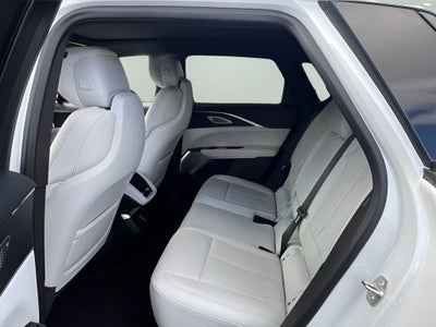 2024 Cadillac LYRIQ Luxury 2