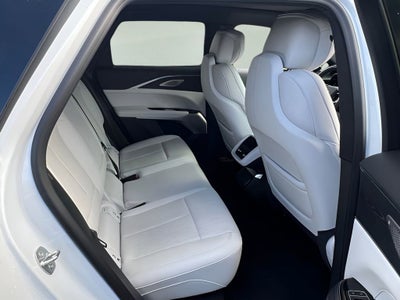 2024 Cadillac LYRIQ Luxury 2