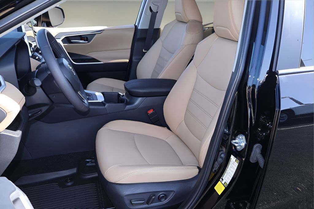 2025 Toyota RAV4 Hybrid XLE Premium