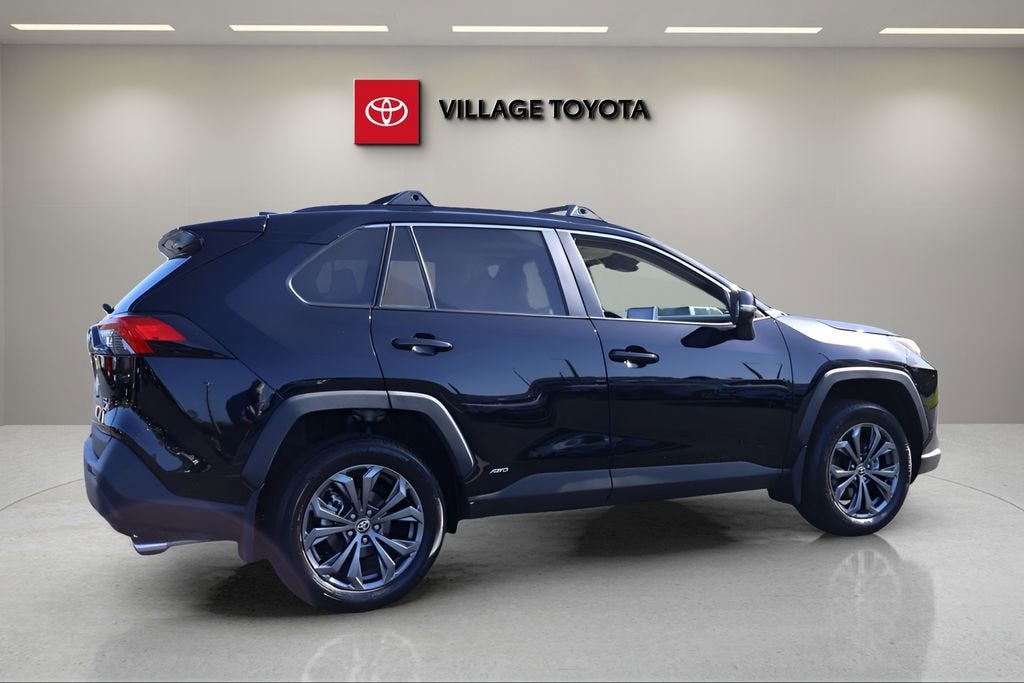 2025 Toyota RAV4 Hybrid XLE Premium