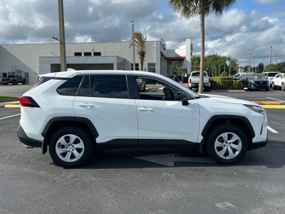 2025 Toyota RAV4 LE