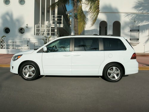2010 Volkswagen Routan SE