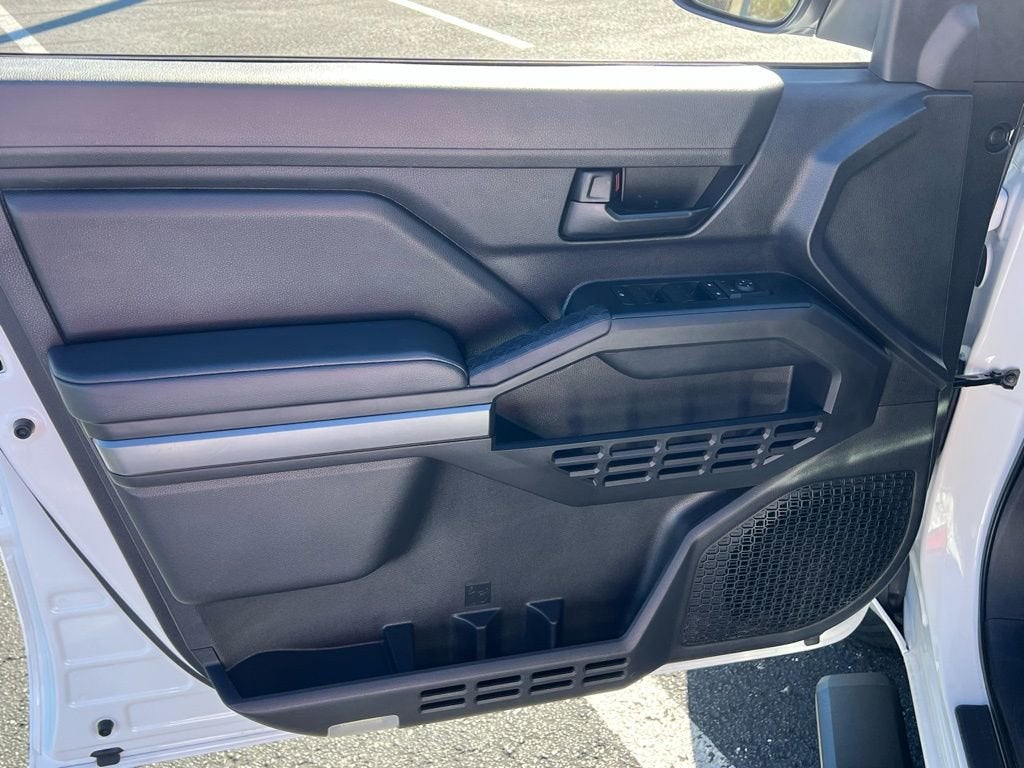 2025 Toyota Tacoma 2WD SR5