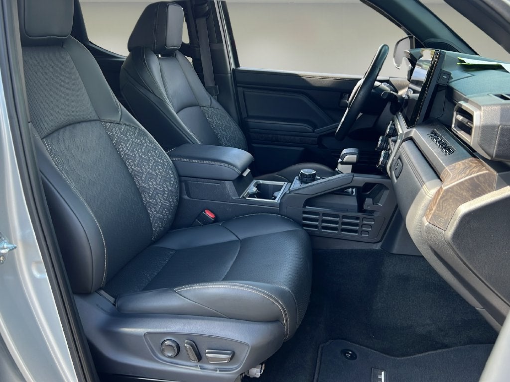 2024 Toyota Tacoma 4WD SR5