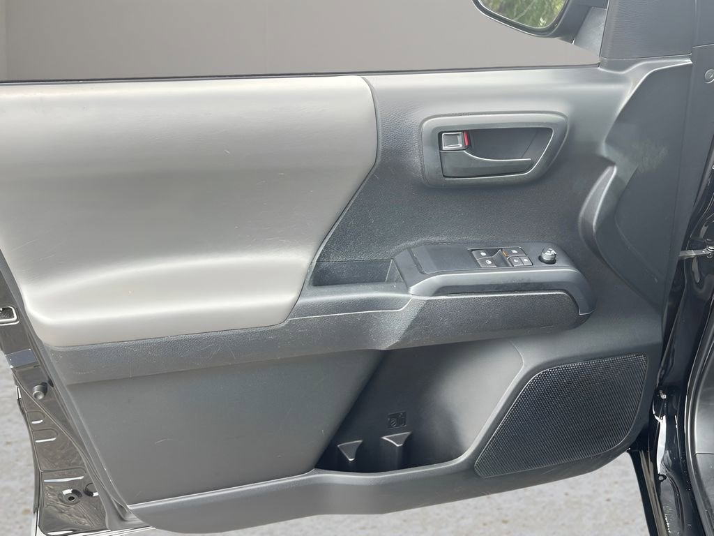 2022 Toyota Tacoma 2WD SR