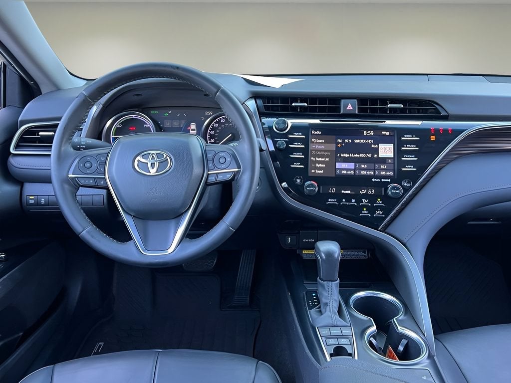 2020 Toyota Camry Hybrid XLE