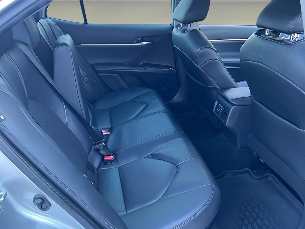 2020 Toyota Camry Hybrid XLE
