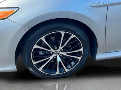 2020 Toyota Camry Hybrid XLE