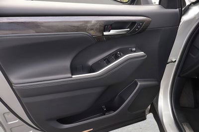 2024 Toyota Highlander Hybrid Platinum